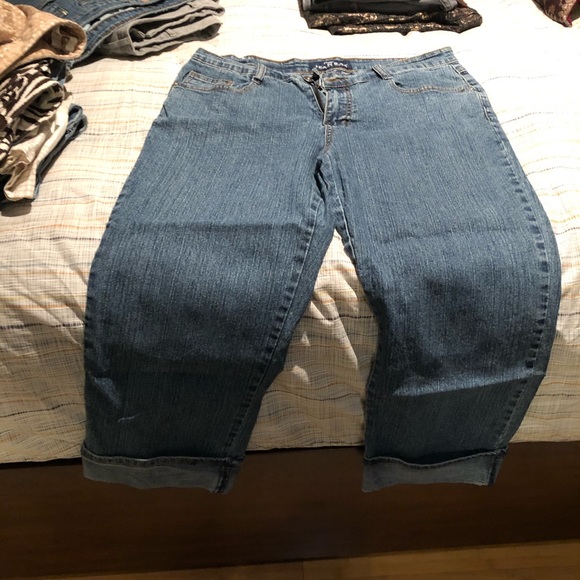 Capris - Picture 3 of 3